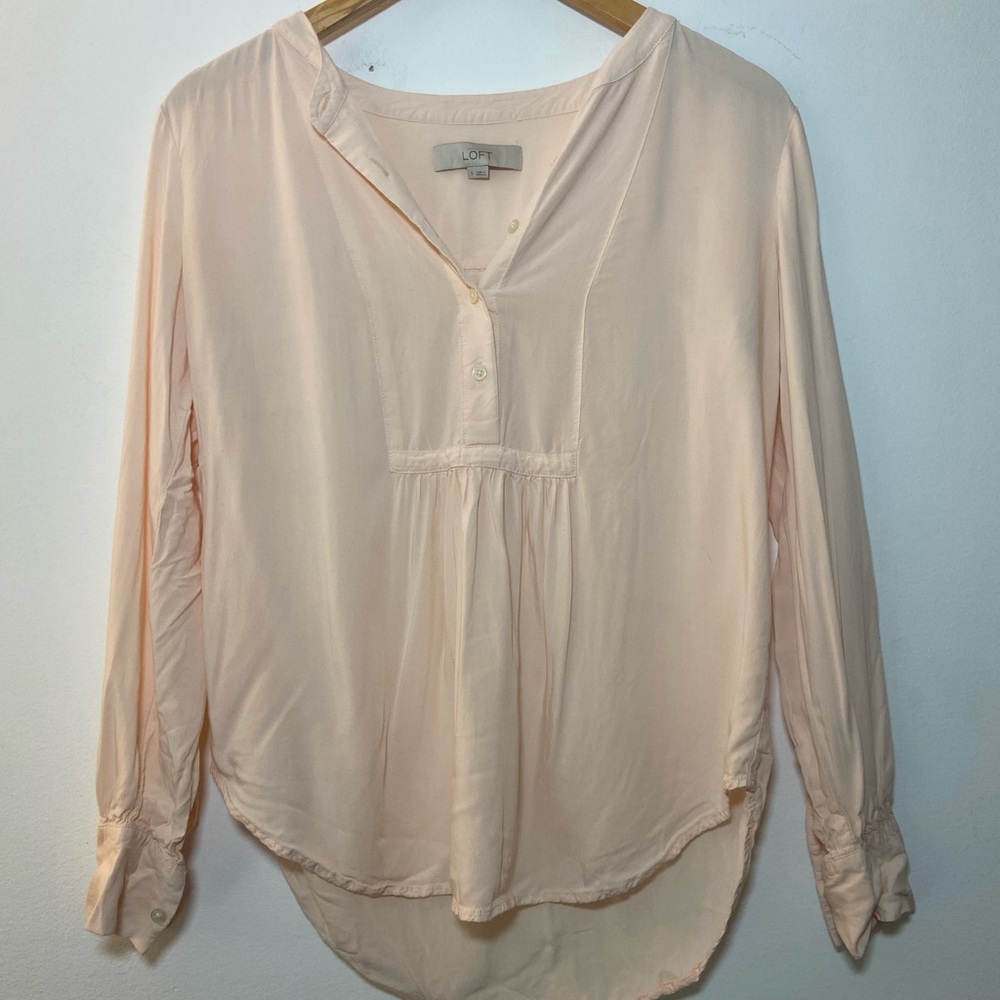 Loft soft pink, button down, flowy, longer in the back, shirt.